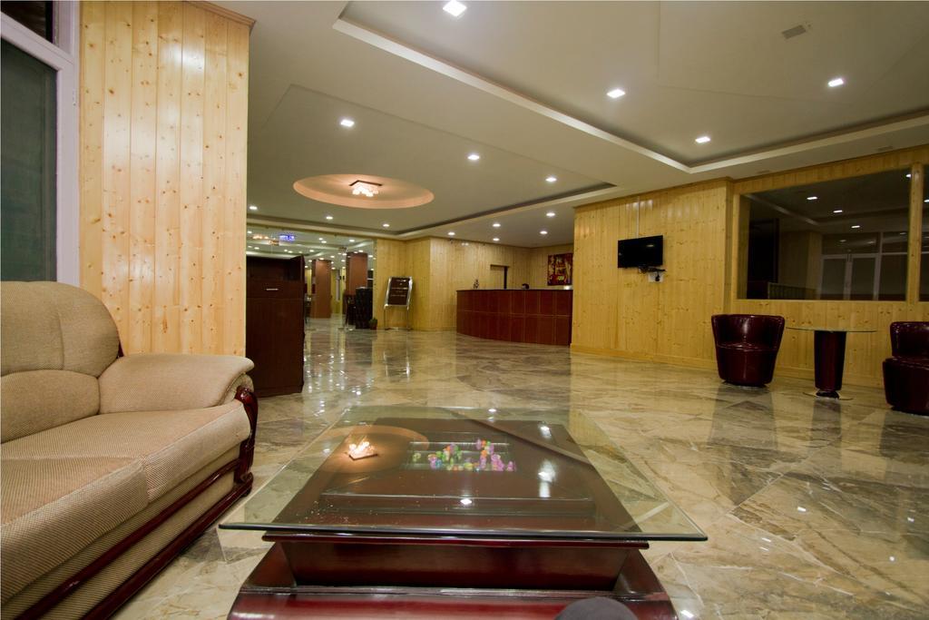 Adb Rooms Snow Touch Resort Manāli Exteriér fotografie